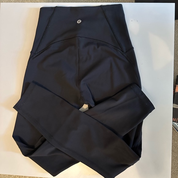 Black lululemon leggings with mesh - Picture 3 of 6